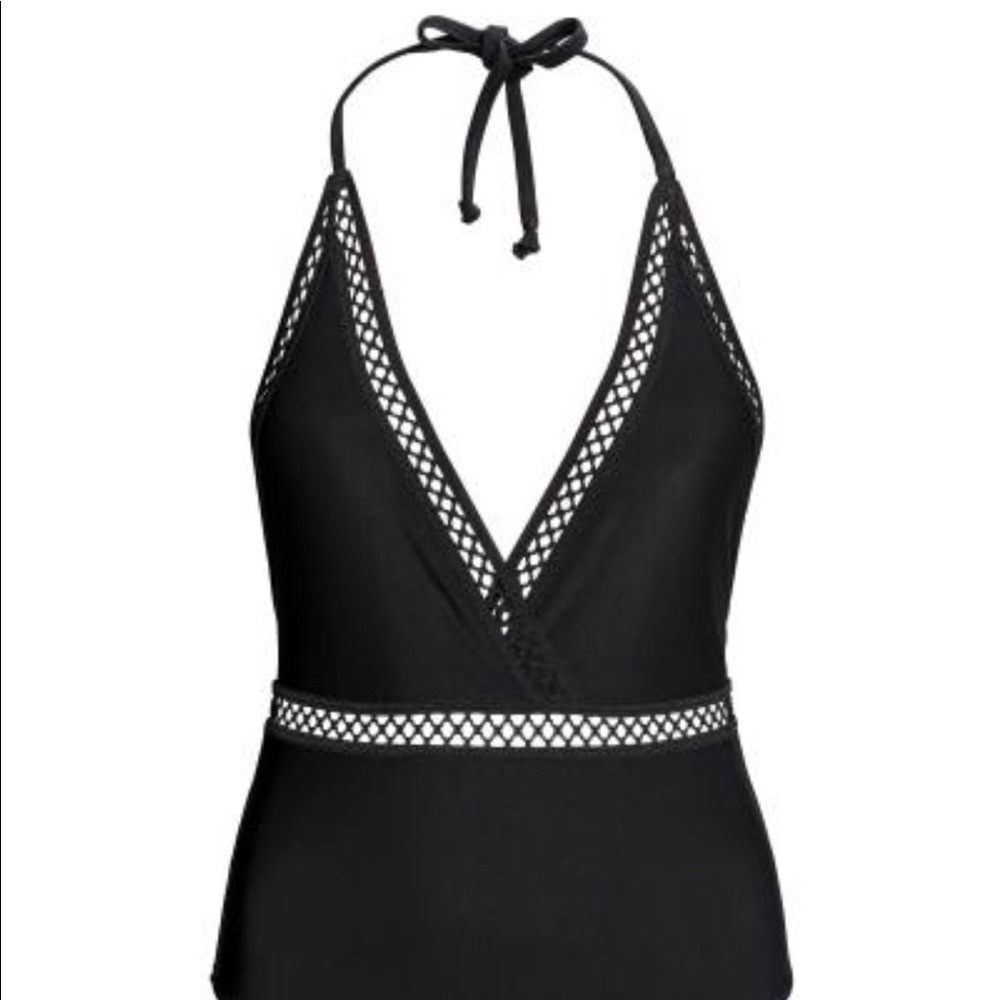 H&M Halter neck swimwear in very good condition. Size 6 . Green color. - Picture 3 of 8